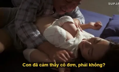 Thấy con trai mãi mê công việc để vợ của con trai cô đơn, bố chồng yêu làm liều đè nắc con dâu